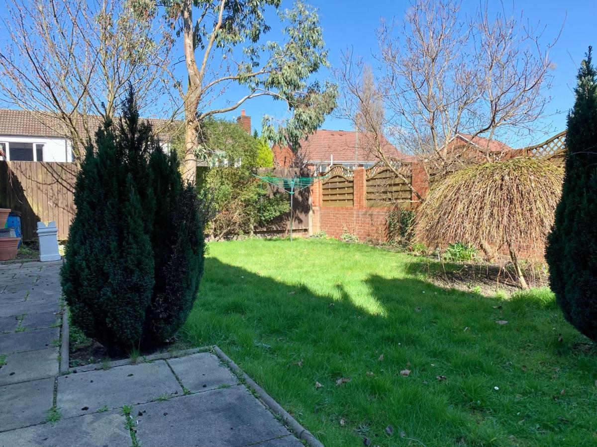 Somerford Place - 6 Beds - Sleeps 12 - Parks 2-3 Cars/Vans Willenhall エクステリア 写真